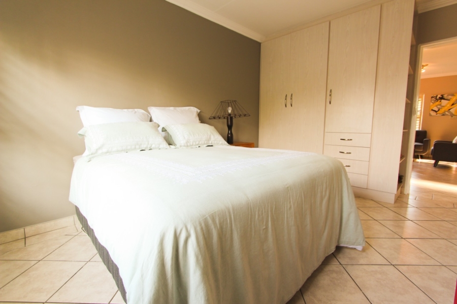 To Let 2 Bedroom Property for Rent in Miederpark North West